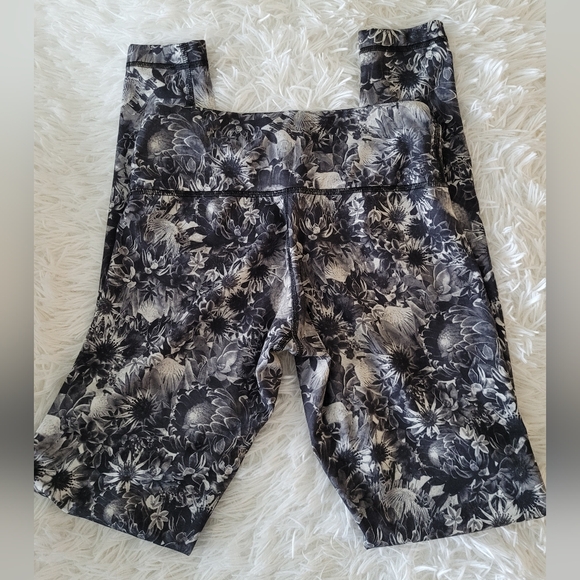 Lululemon Floral Leggings size 4 - Picture 2 of 5